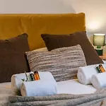 Casiola - Authentic Townhouse Near The - Pets Welcome! Holiday home *