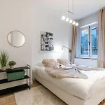 Casiola - Authentic Townhouse Near The - Pets Welcome! *
