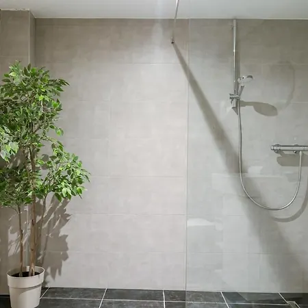 Huswell - Authentic Townhouse Near The - Pets Welcome! Casa de Férias