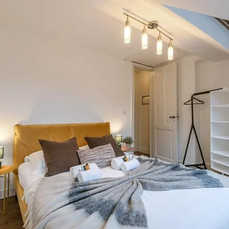 Casa de Férias Huswell - Authentic Townhouse Near The - Pets Welcome! *