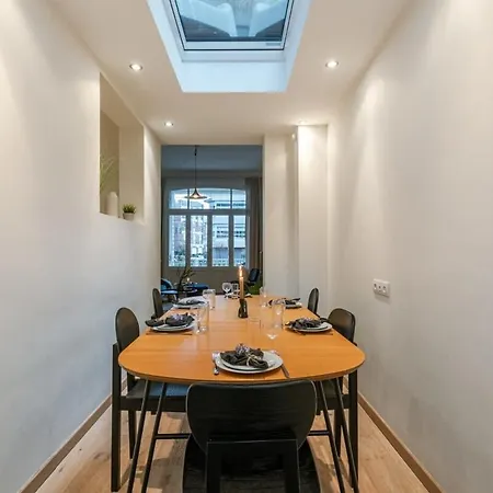 Huswell - Authentic Townhouse Near The - Pets Welcome!