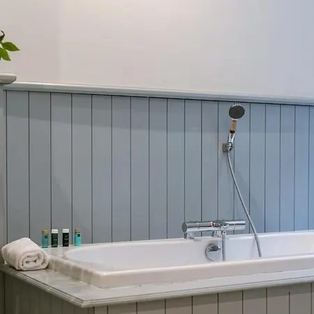 Huswell - Authentic Townhouse Near The - Pets Welcome! Casa de Férias *