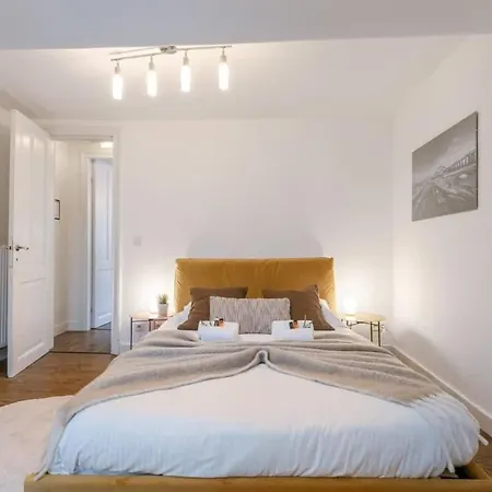 Vakantiehuis Casiola - Authentic Townhouse Near The - Pets Welcome!