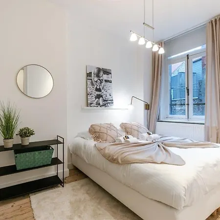 Casiola - Authentic Townhouse Near The - Pets Welcome! *