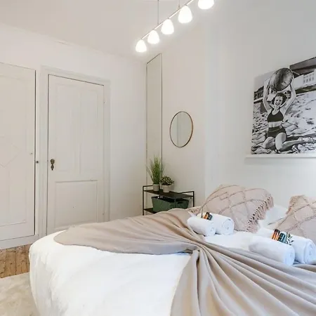 Vakantiehuis Casiola - Authentic Townhouse Near The - Pets Welcome! *