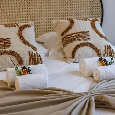 Vakantiehuis Casiola - Authentic Townhouse Near The - Pets Welcome! *