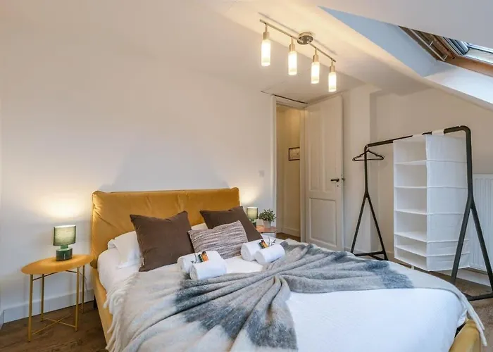 度假居 Huswell - Authentic Townhouse Near The - Pets Welcome! 布兰肯贝赫