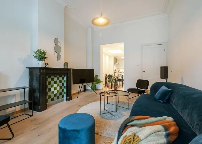 Huswell - Authentic Townhouse Near The - Pets Welcome!