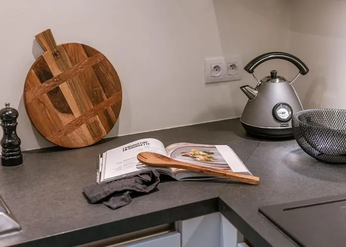 Huswell - Authentic Townhouse Near The - Pets Welcome!