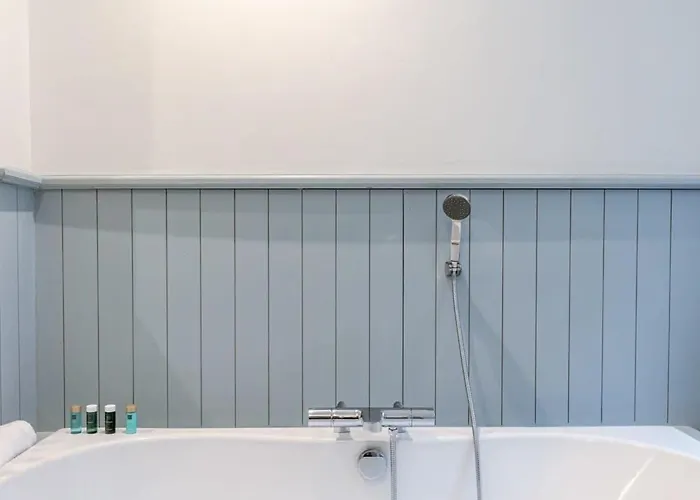 Huswell - Authentic Townhouse Near The - Pets Welcome! *