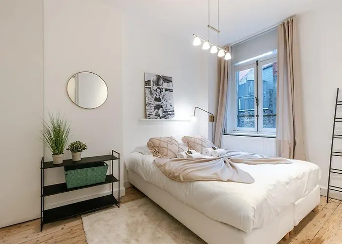 Huswell - Authentic Townhouse Near The - Pets Welcome! *